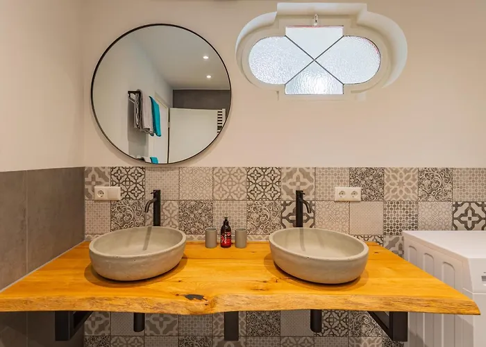 Mucklschlupf Im Garmischer Zentrum * 加爾米施-帕滕基興