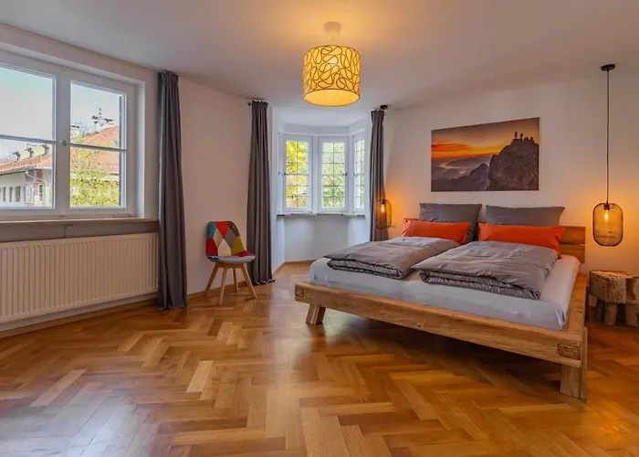 Mucklschlupf Im Garmischer Zentrum *